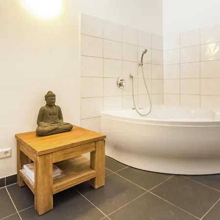 Lavish Chalet In Mauterndorf With Sauna & Jacuzzi Σαλέ *