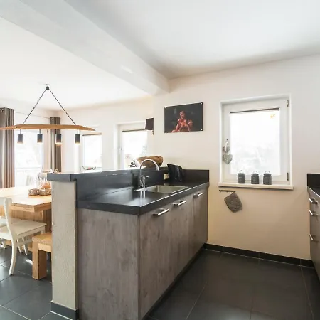Lavish Chalet In Mauterndorf With Sauna & Jacuzzi Mauterndorf (Salzburg)