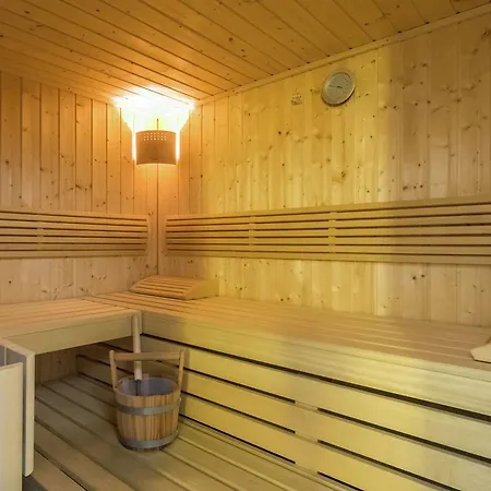 Lavish Chalet In Mauterndorf With Sauna & Jacuzzi Σαλέ *
